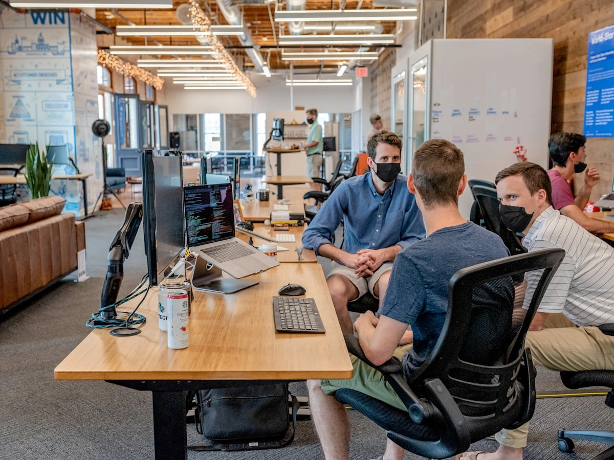 Professionally maintained commercial workplace